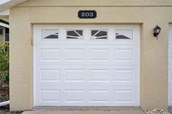 Property Slideshow image 2 of 100 | 1669 monarch dr 203, Venice, FL, 34293