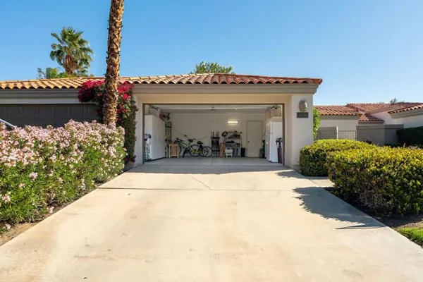 Property Slideshow image 3 of 49 | 54396 shoal crk, La Quinta, CA, 92253