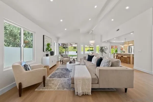 Property Slideshow image 2 of 17 | 4742 collinos way, Oceanside, CA, 92056