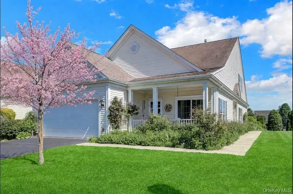 Property Slideshow image 2 of 46 | 10 louden loop, Brookhaven, NY, 11766