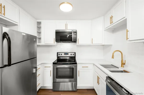 Property Slideshow image 3 of 26 | 675 s alton way 9c, Denver, CO, 80247
