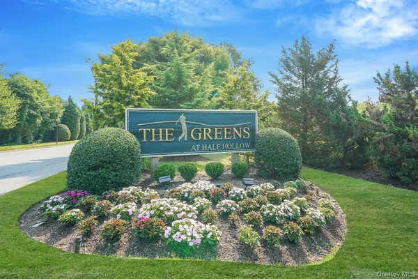 Property Slideshow image 2 of 29 | 1126 savoy dr, Melville, NY, 11747