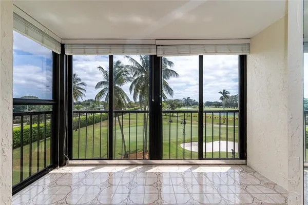 Property Slideshow image 3 of 53 | 8900 washington blvd 403a, Pembroke Pines, FL, 33025