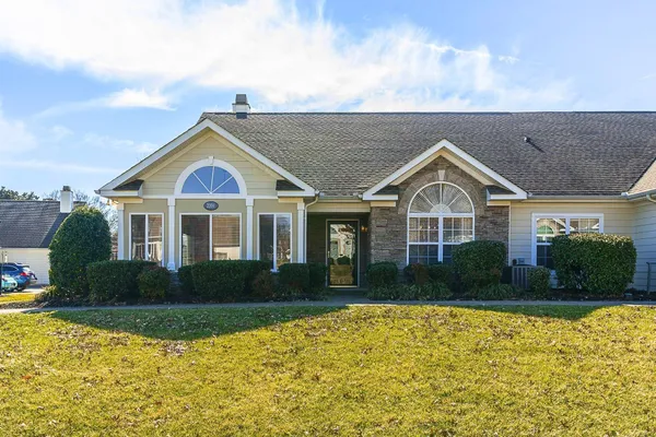 Property Slideshow image 2 of 58 | 825 s browns ln 2004, Gallatin, TN, 37066