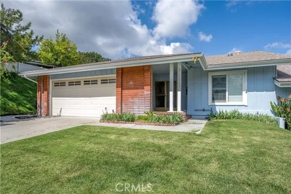 Property Slideshow image 2 of 35 | 26333 long oak dr, Newhall, CA, 91321