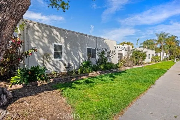 Property Slideshow image 3 of 49 | 2005 via mariposa w b, Laguna Woods, CA, 92637