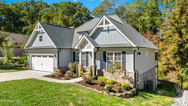 Property Slideshow image 3 of 50 | 167 inata cir, Loudon, TN, 37774