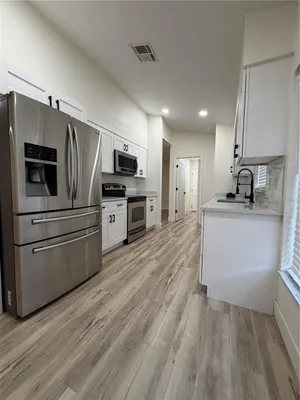 Property Slideshow image 3 of 47 | 339 pembroke ln 228, Venice, FL, 34293