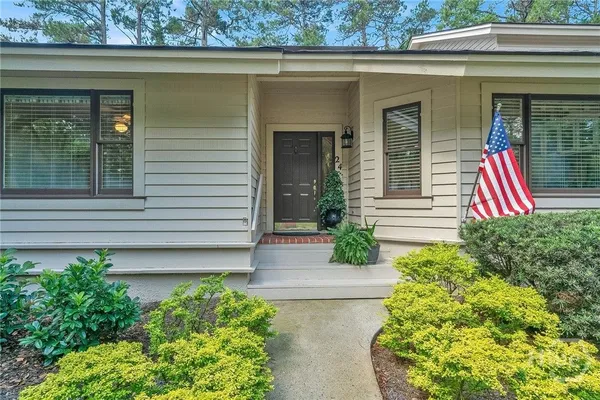 Property Slideshow image 3 of 37 | 24 franklin creek rd, Savannah, GA, 31411
