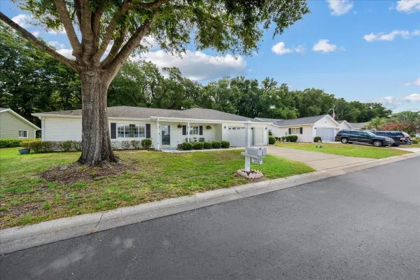 Property Slideshow image 2 of 41 | 14748 sw 112th cir, Dunnellon, FL, 34432