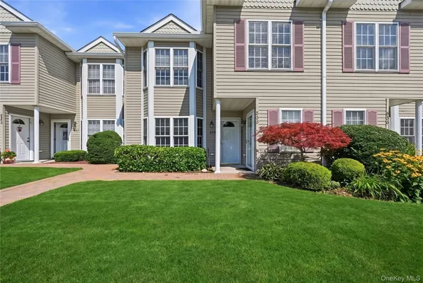 Property Slideshow image 2 of 25 | 859 verona dr, Huntington, NY, 11747