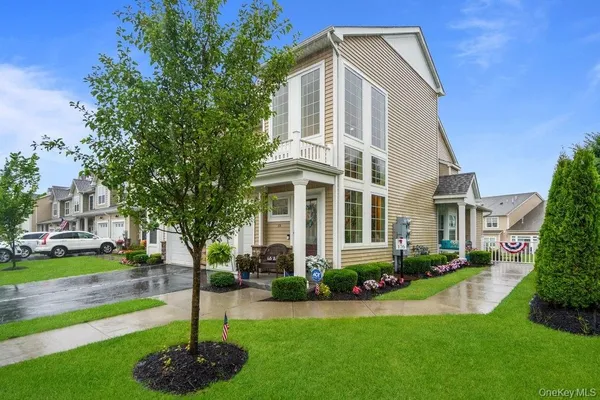 Property Slideshow image 3 of 31 | 174 halley dr, Brookhaven, NY, 11772