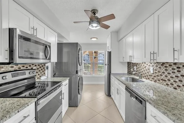 Property Slideshow image 2 of 34 | 13950 via flora b, Delray Beach, FL, 33484