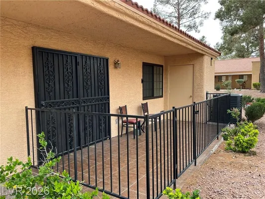 Property Slideshow image 3 of 31 | 2851 s valley view blvd 1198, Las Vegas, NV, 89102