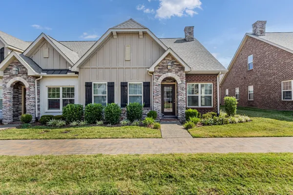 Property Slideshow image 3 of 38 | 143 winslow ct, Gallatin, TN, 37066