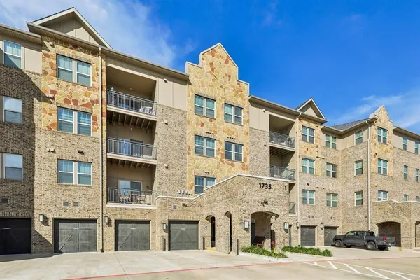 Property Slideshow image 3 of 39 | 1735 wittington pl apt 2305, Dallas, TX, 75234