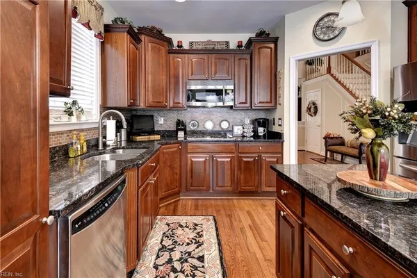Property Slideshow image 2 of 47 | 6908 chancery ln, Williamsburg, VA, 23188