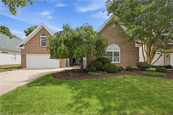 Property Slideshow image 2 of 45 | 2724 longworth ct, Virginia Beach, VA, 23456