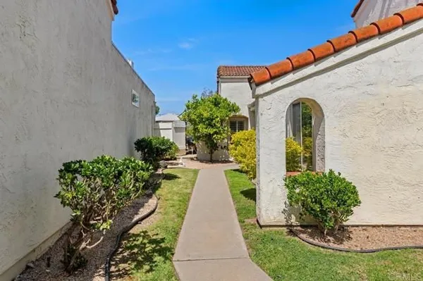 Property Slideshow image 2 of 34 | 12718 rueda melilla, San Diego, CA, 92128