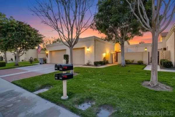 Property Slideshow image 2 of 41 | 12795 via moura, San Diego, CA, 92128