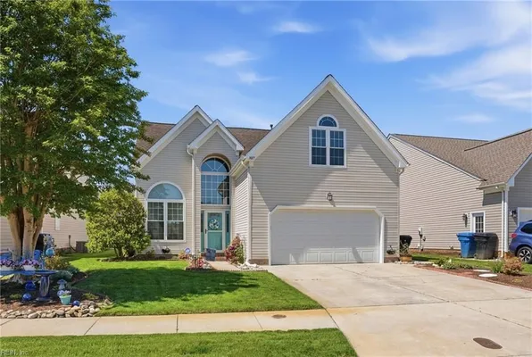 Property Slideshow image 2 of 40 | 3017 looking glass ct, Virginia Beach, VA, 23456