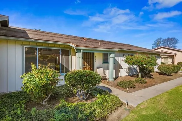 Property Slideshow image 2 of 35 | 4386 albatross way, Oceanside, CA, 92057