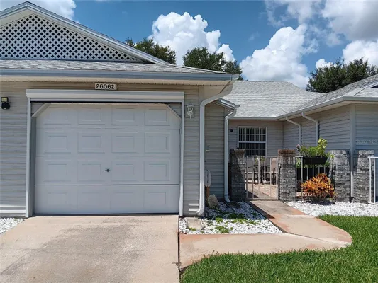 Property Slideshow image 2 of 17 | 26062 newcombe cir, Leesburg, FL, 34748