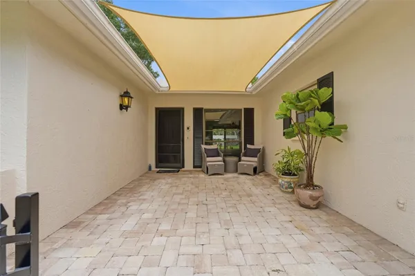 Property Slideshow image 3 of 35 | 7101 fairway bend cir, Sarasota, FL, 34243