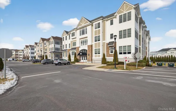 Property Slideshow image 3 of 47 | 31201 spruce pond cir, Oyster Bay, NY, 11803