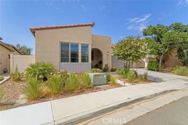 Property Slideshow image 2 of 28 | 1628 park run ln, Beaumont, CA, 92223