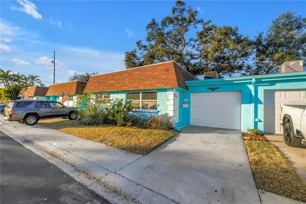 Property Slideshow image 2 of 39 | 7081 lafayette n # 7081, Pinellas Park, FL, 33781