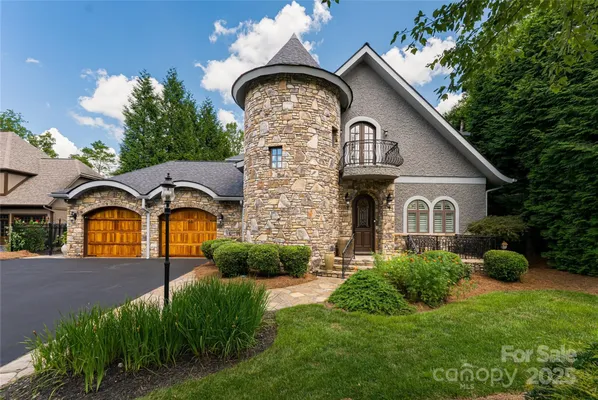 Property Slideshow image 2 of 48 | 1006 coves pheasant ct, Biltmore Lake, NC, 28715