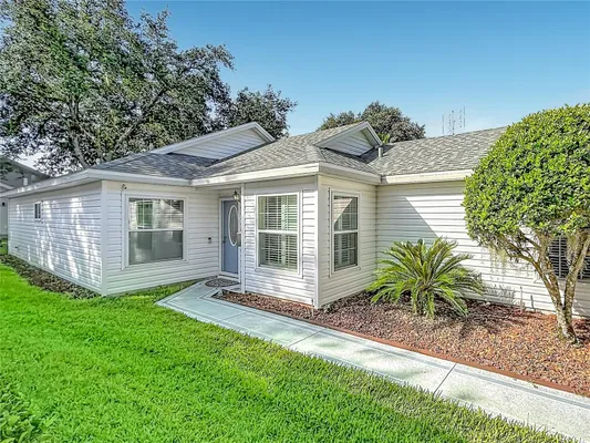 Property Slideshow image 3 of 42 | 25146 cranes roost cir, Leesburg, FL, 34748