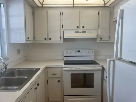 Property Slideshow image 3 of 22 | 202 47th avenue dr 333, Bradenton, FL, 34207