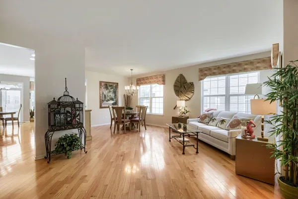 Property Slideshow image 3 of 29 | 21235 windsor lake ln, Crest Hill, IL, 60403