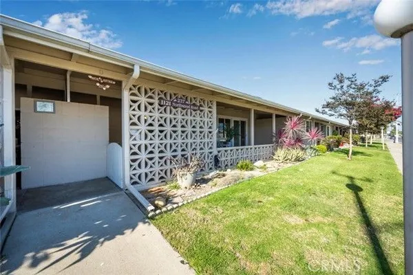 Property Slideshow image 2 of 45 | 1121 northwood rd, Seal Beach, CA, 90740