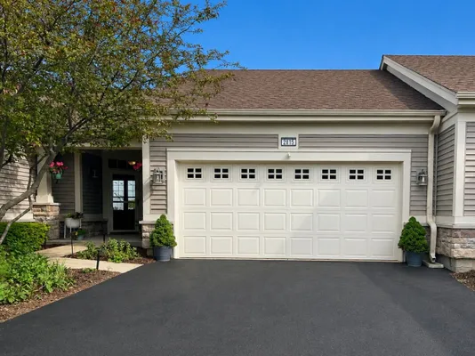 Property Slideshow image 2 of 28 | 2815 normandy cir, Naperville, IL, 60564