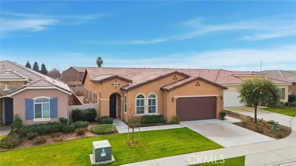 Property Slideshow image 2 of 62 | 9709 richland hills ln, Bakersfield, CA, 93306