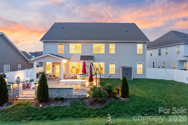 Property Slideshow image 3 of 48 | 2111 lapalma trce, Lake Wylie, SC, 29710