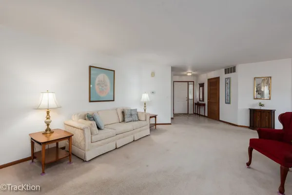 Property Slideshow image 3 of 26 | 21365 silktree cir, Plainfield, IL, 60544