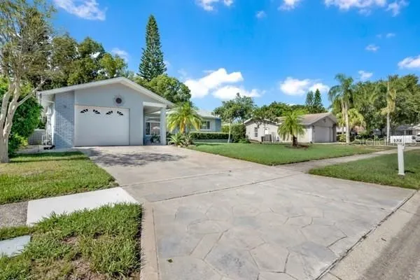 Property Slideshow image 2 of 53 | 133 stafford cir, Palm Harbor, FL, 34684
