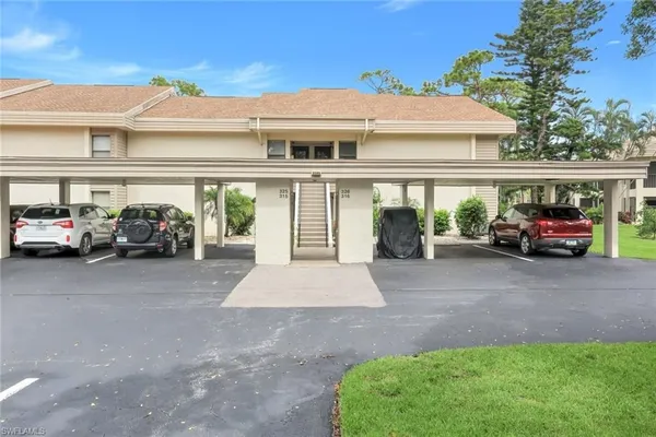 Property Slideshow image 3 of 37 | 5585 trailwinds dr apt 326, Fort Myers, FL, 33907