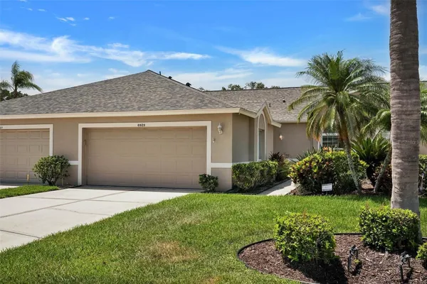 Property Slideshow image 3 of 52 | 6929 stoneywalk ct, Bradenton, FL, 34203