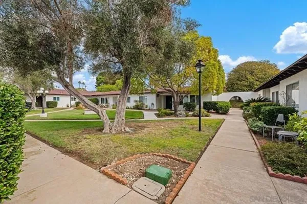 Property Slideshow image 3 of 37 | 16533 caminito vecinos 52, San Diego, CA, 92128