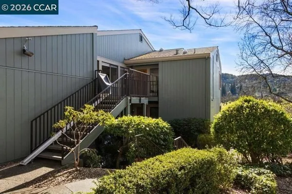 Property Slideshow image 3 of 38 | 3050 rossmoor pkwy 3, Walnut Creek, CA, 94595