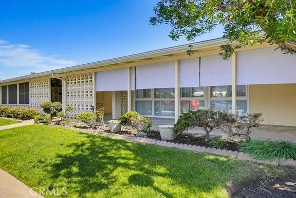 Property Slideshow image 3 of 35 | 48d el dorado dr, Seal Beach, CA, 90740