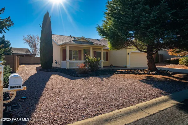 Property Slideshow image 3 of 36 | 7677 e shimmer ln, Prescott Valley, AZ, 86315