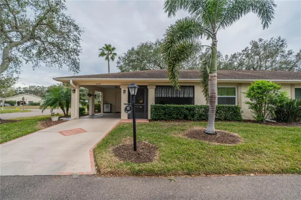 Property Slideshow image 2 of 34 | 2035 hampstead cir # 275, Sun City Center, FL, 33573