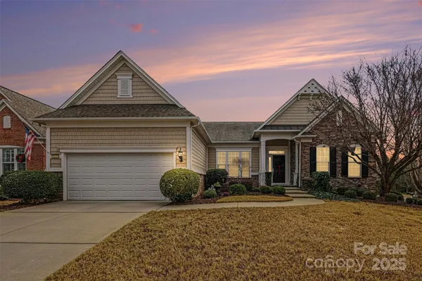 Property Slideshow image 2 of 44 | 9335 whistling straits dr, Fort Mill, SC, 29707