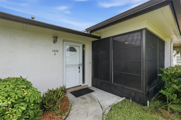 Property Slideshow image 3 of 27 | 1339 queen anne dr c, Palm Harbor, FL, 34684